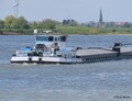 Visco II afvarend op de Rijn bij Emmerik.