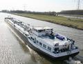 Gitte leeg naar Antwerpen op het Schelde Rijnkanaal bij Rlland Bath.