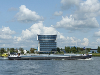 Rodort 10 leeg uit Noord de Beneden Merwede op bij Papendrecht.