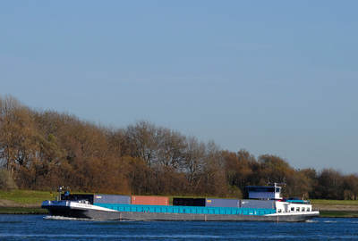 Fiveltrans Nieuwe Waterweg bij Rozenburg.