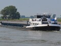 Palermo opvarend op de IJssel bij Bronckhorst.