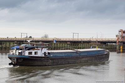 Undine 3 op de IJssel bij Zutphen.