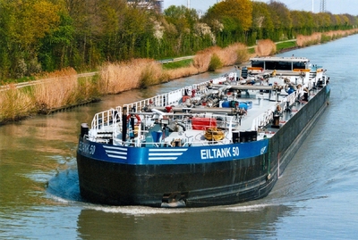 Eiltank 50 op het Mittellandkanal bij Sehnde