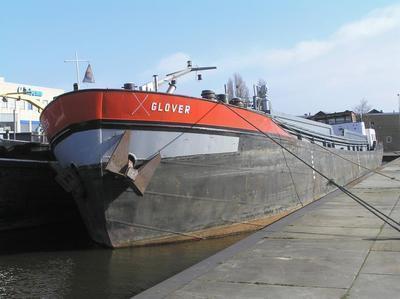 De Glover bij sloperij Treffers in Haarlem.