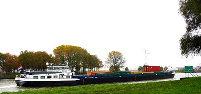 Rulica op het Amsterdam-Rijnkanaal bij Nieuwegein.

