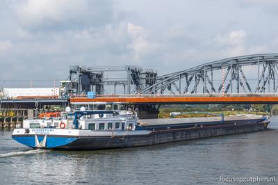 Elisabeth M-I op de IJssel in Zutphen.