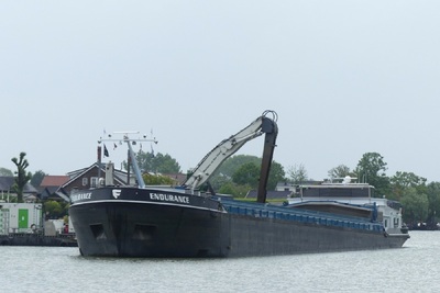 Endurance aan het lossen in Andel (NLD) op de Binnen-Maas
