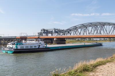 Panamera op de IJssel in Zutphen.