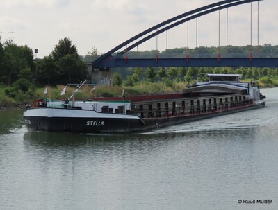 Stella op het Dortmund Ems Kanal.