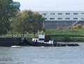 Broedertrouw XV met de ponton Lastdrager 28 Ridderkerk.