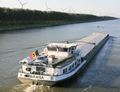 Paraña op het Schelde-Rijnkanaal richting Kreekraksluis bij Rilland-Bath.