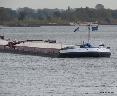 Maranta II te daal op de Rijn bij Emmerik.