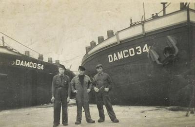 Damco 34 in het ijs maart 1942.
