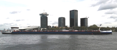 Trivor op het IJ in Amsterdam richting A'dam-Rijnkanaal