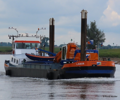Labor afvarig op de IJssel bij Bronckhorst.