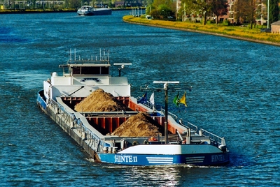 Hinte II op het Amsterdam-Rijnkanaal bij Breukelen
