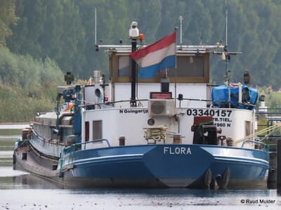 Flora op de Oude IJssel bij Doesburg.