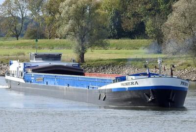 Primera op de IJssel voor het Twentekanaal.