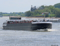 Dragi afvarend op de Rijn bij Spijk.