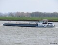 Passant opvarend op de Rijn bij Emmerik.
