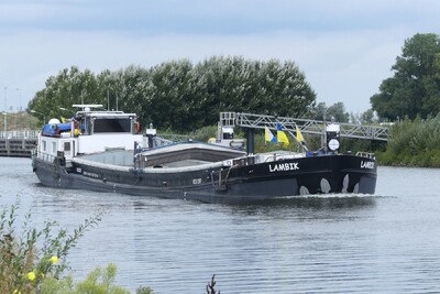 Lambik op het Maximakkanaal bij Empel.