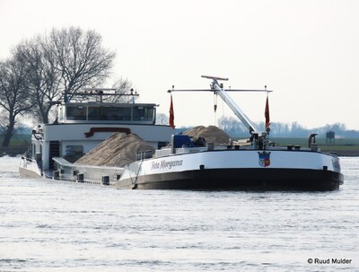 Fata Morgana te daal op de IJssel bij Bronckhorst.