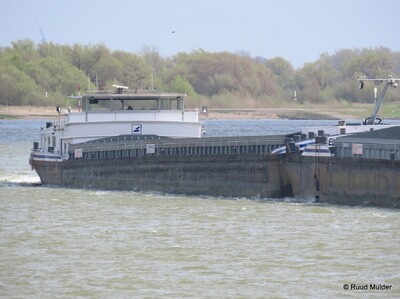 Delta afvarend op de Rijn bij Emmerik.