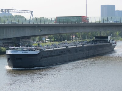Tristan bij Nesciobrug op het A'dam-Rijnkanaal bij Amsterdam.