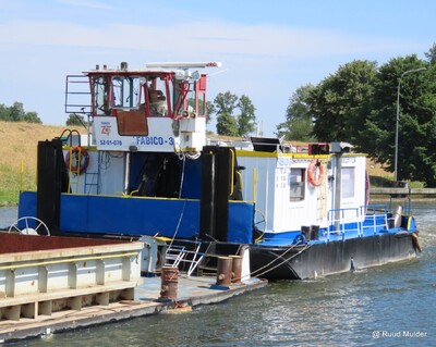 Fabico-3 op de Mittelweser bij de sluis Schl&uuml;sselburg.