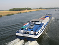 Mercur op het Schelde Rijnkanaal bij Sint Philipsland.