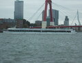 Marlina in Rotterdam boven de Willemsbrug richting van de Lek of IJssel.