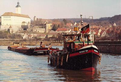 Schaben 4 met de sleepboot Neckar XIV op de Neckar.