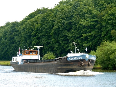 De Cornelus op het Twentekanaal bij Almen.