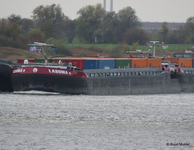 Laboma II te berg op de Rijn bij Emmerik.