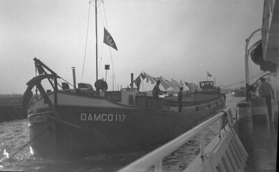Damco 117 aanmaken bij een sleepboot van Damco bij Homburgerort in Homburg