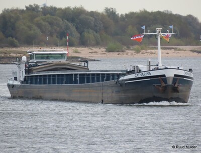 Catharina te daal op de Rijn bij Emmerik.