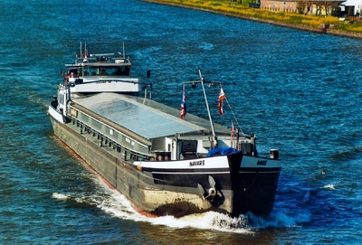 Navare op het Amsterdam-Rijnkanaal bij Breukelen