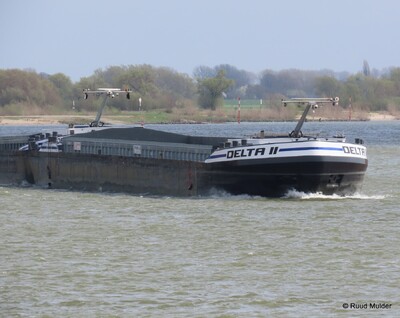 Delta II afvarend op de Rijn bij Emmerik.