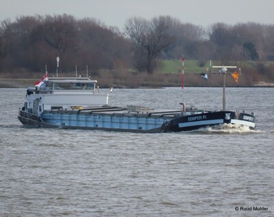 Semper Fi op de Rijn bij Emmerik.