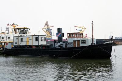 Epee in augustus 1987 in de Waalhaven van Rotterdam.