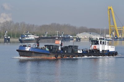 Martens 7 op het kanaal Gent Terneuzen.