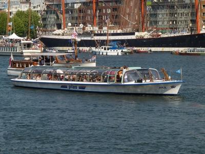 Pax tijdens Sail 2015 in Amsterdam.