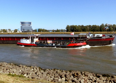Delta II langzij de Concordia (02008219) in de Noord bij Zwijndrecht.