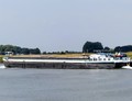 De Merenzo op de Maas boven Heusden.