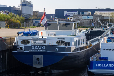 Grato aangemeerd in de Industriehaven van Zutphen.
