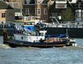 Maasstroom 9 met losse boot in Dordrecht.