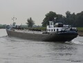 Amianto opvarend op de IJssel bij Bronckhorst.