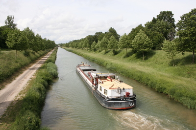 De Ancilla bij de zuidelijke uitmonding van het ‘Canal entre Champagne et Bourgogne’ in de Petite Saône.

