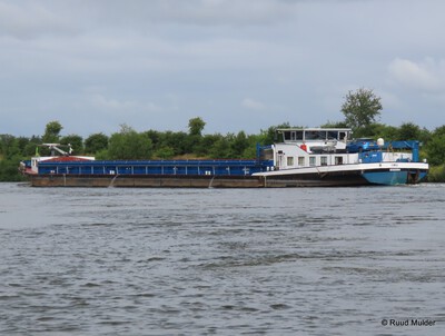Esmee op de Midden Weser bij Schweringen.