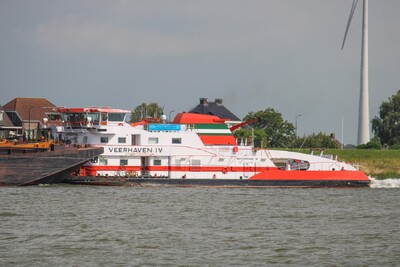 Veerhaven IV op de Merwede bij Werkendam. 